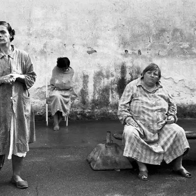 MORIRE DI CLASSE | Carla Cerati, Gianni Berengo Gardin