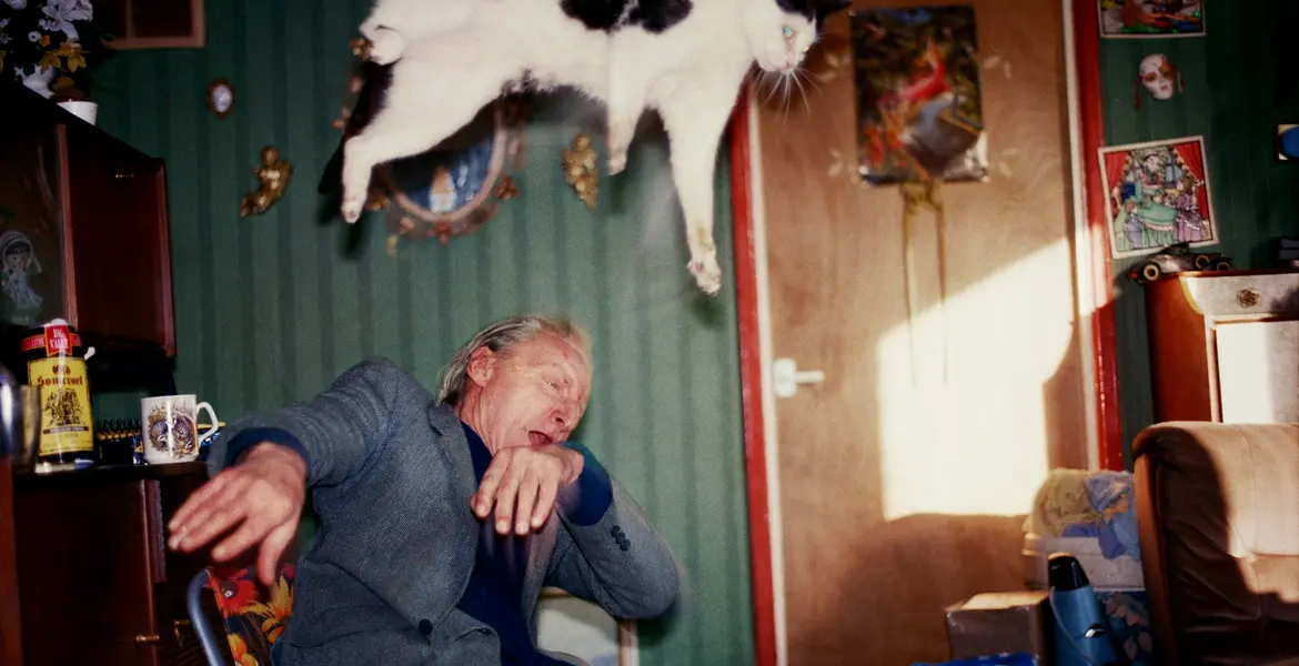 Richard Billingham, Untitled dalla serie Ray's a Laugh, 1994-1995